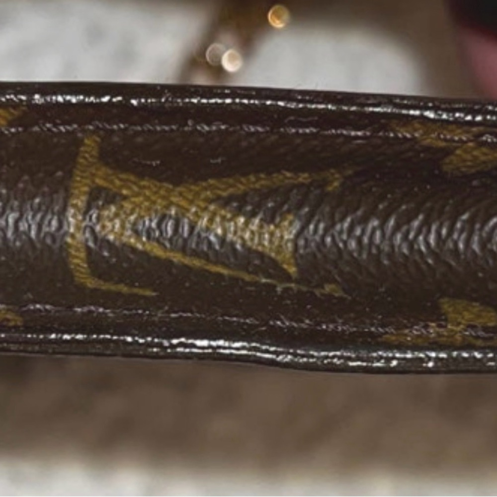 👜Auth Louis Vuitton Monogram Pochette/Crossbody Bag! One of the most popular👜 - Picture 10 of 11